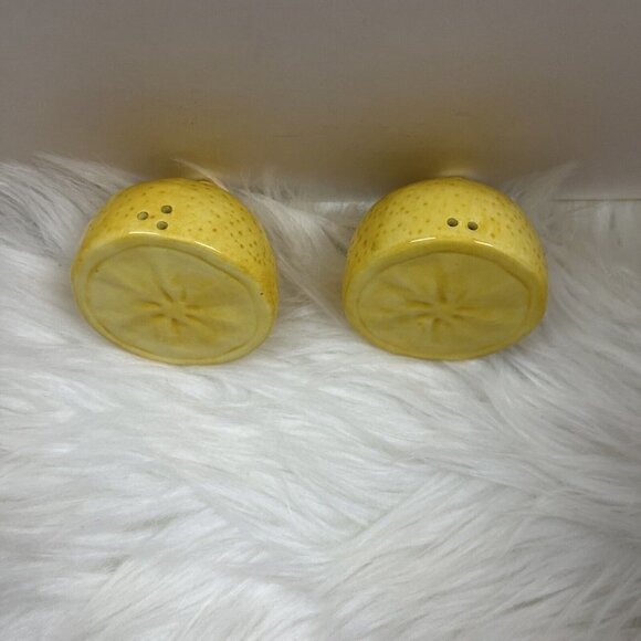 Lemon Salt & Pepper Shakers Set S & P Kitchen Decor Sunflower Plate - Picture 2 of 9